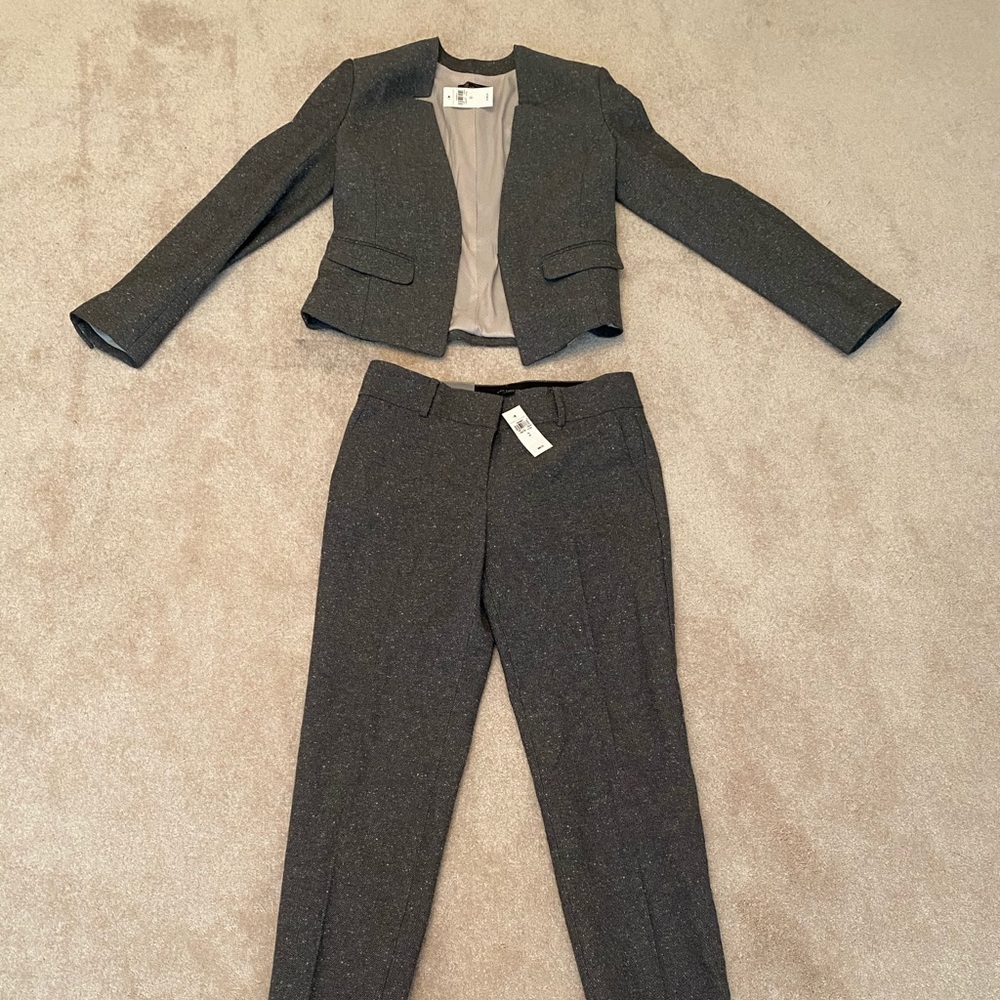 New!!Ann Taylor Suit